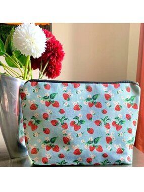 Cosmetic Bag Makeup Strawberry Clutch Pouch Travel Storage Strawberries Weekend